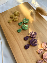 Load image into Gallery viewer, Elegant Scalloped 3 Piece