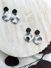 Load image into Gallery viewer, Pampas Grass-Black & White