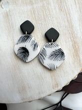 Load image into Gallery viewer, Pampas Grass-Black & White