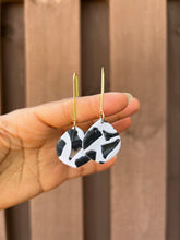 Load image into Gallery viewer, Graphite Drizzles