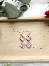 Load image into Gallery viewer, Red Marbled