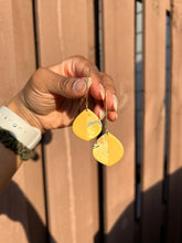 Load image into Gallery viewer, Half and Half Yellow Drops