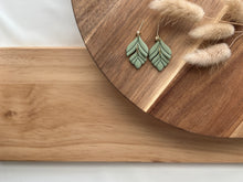 Load image into Gallery viewer, Kendra Mini’s