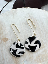 Load image into Gallery viewer, Graphite Drizzles