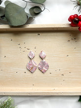 Load image into Gallery viewer, Red Marbled