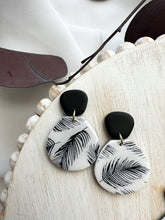 Load image into Gallery viewer, Pampas Grass-Black & White