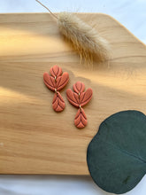 Load image into Gallery viewer, Elegant Scalloped 3 Piece