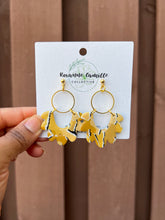 Load image into Gallery viewer, Yellow Watercolor