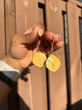 Load image into Gallery viewer, Half and Half Yellow Drops