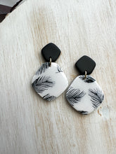 Load image into Gallery viewer, Pampas Grass-Black & White