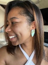 Load image into Gallery viewer, Sparkling Seafoam