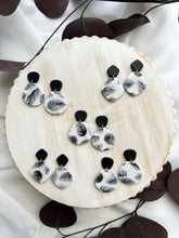 Load image into Gallery viewer, Pampas Grass-Black & White