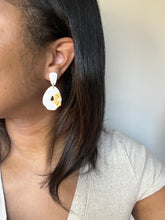 Load image into Gallery viewer, Yellow Flowers