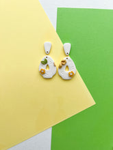 Load image into Gallery viewer, Yellow Flowers