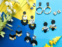 Load image into Gallery viewer, Abstract scraps collection