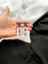 Load image into Gallery viewer, Black & White