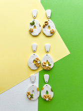 Load image into Gallery viewer, Yellow Flowers