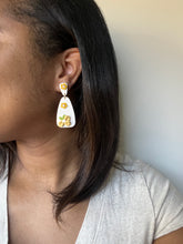 Load image into Gallery viewer, Yellow Flowers