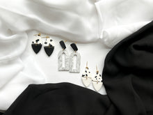 Load image into Gallery viewer, Black & White