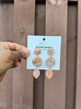 Load image into Gallery viewer, Shimmering Gold Tones
