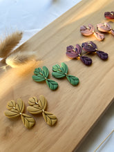 Load image into Gallery viewer, Elegant Scalloped 3 Piece
