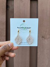 Load image into Gallery viewer, Kendra Mini C Post
