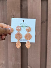 Load image into Gallery viewer, Shimmering Gold Tones
