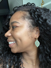 Load image into Gallery viewer, Kendra Mini C Post
