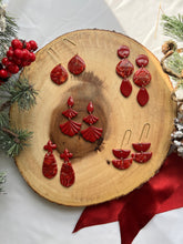 Load image into Gallery viewer, Golden Carmine
