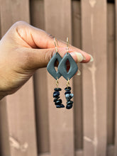 Load image into Gallery viewer, Pointed Teardrop Gemstones
